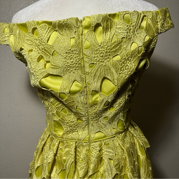Adrianna Papell Dress Womens size 8 yellow green color flare bottom fit - Picture 15 of 17